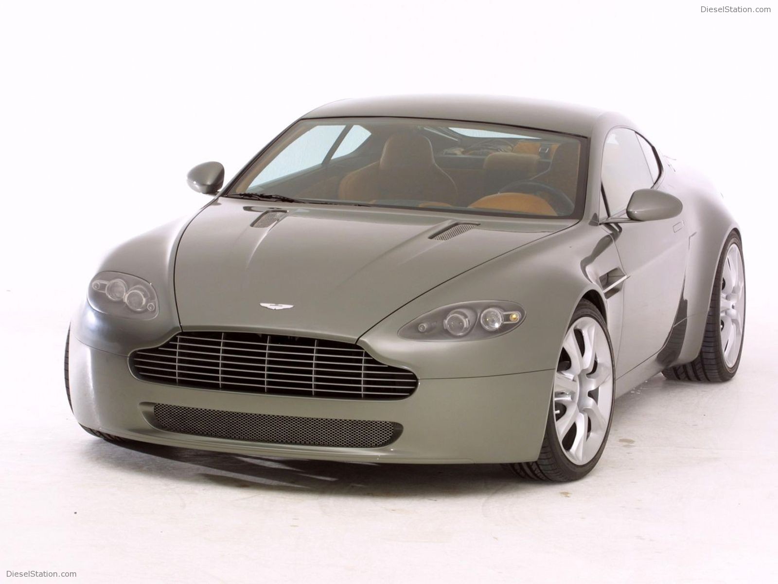 Aston Martin Vantage AMV8